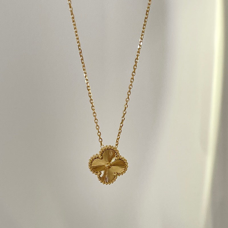 Golden Four Leaf Clover Necklace – Marie