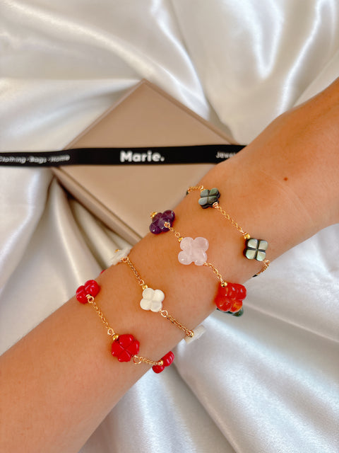 Capiz Four Leaf Clover Minimalist Bracelet