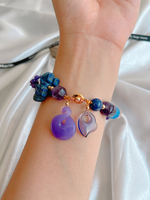 The Lan Xinlu Lapis Lazuli Charm Gemstone Bracelet