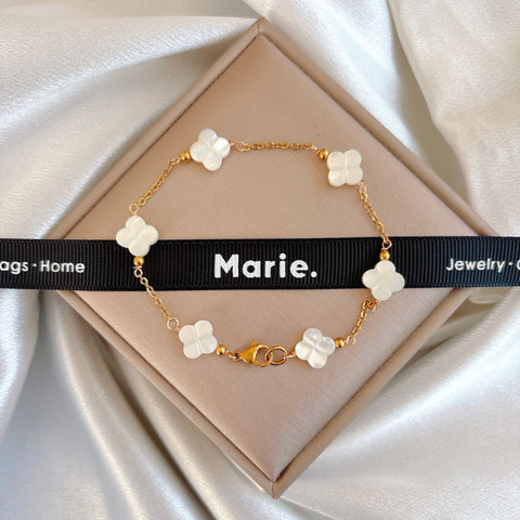 Capiz Four Leaf Clover Minimalist Bracelet