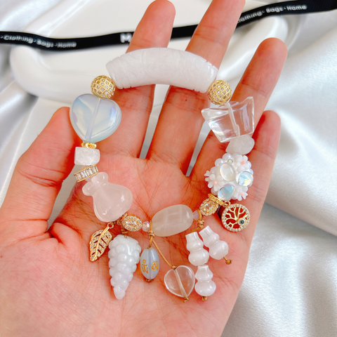 The Yue Guanshi Moonstone Charm Gemstone Bracelet