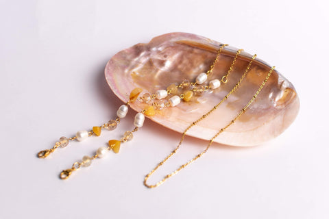 Carnelian Freshwater Pearled Chained Strap